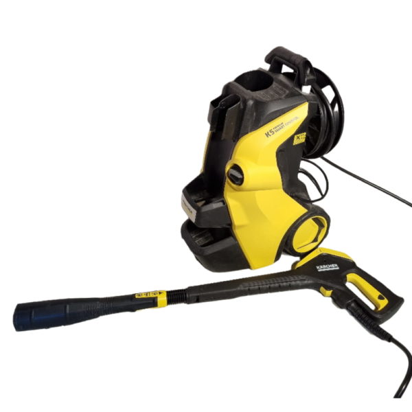 vue d'un nettoyeur haute pression Karcher avec sa lance multijet