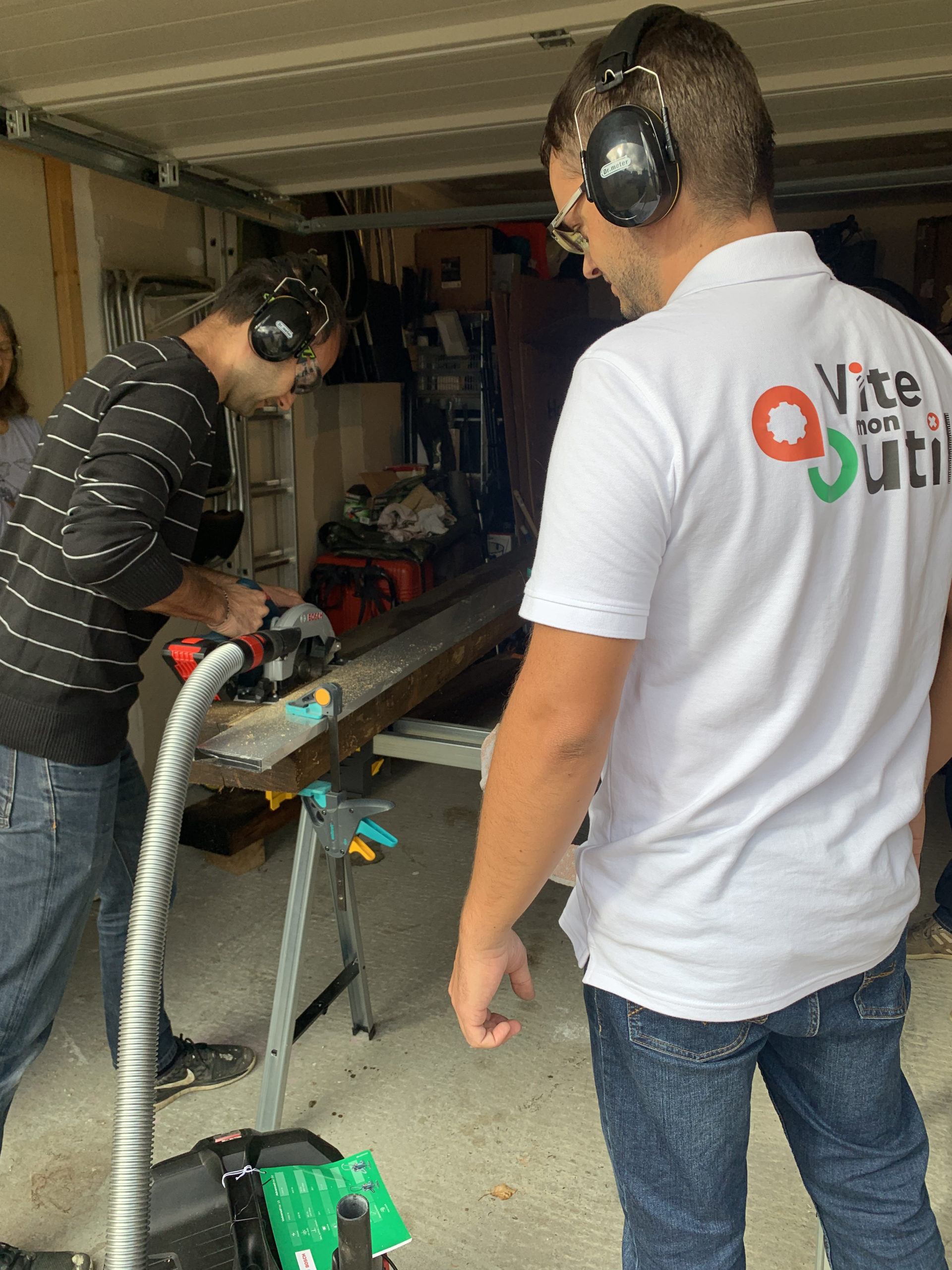 chantier avec deux bricoleurs