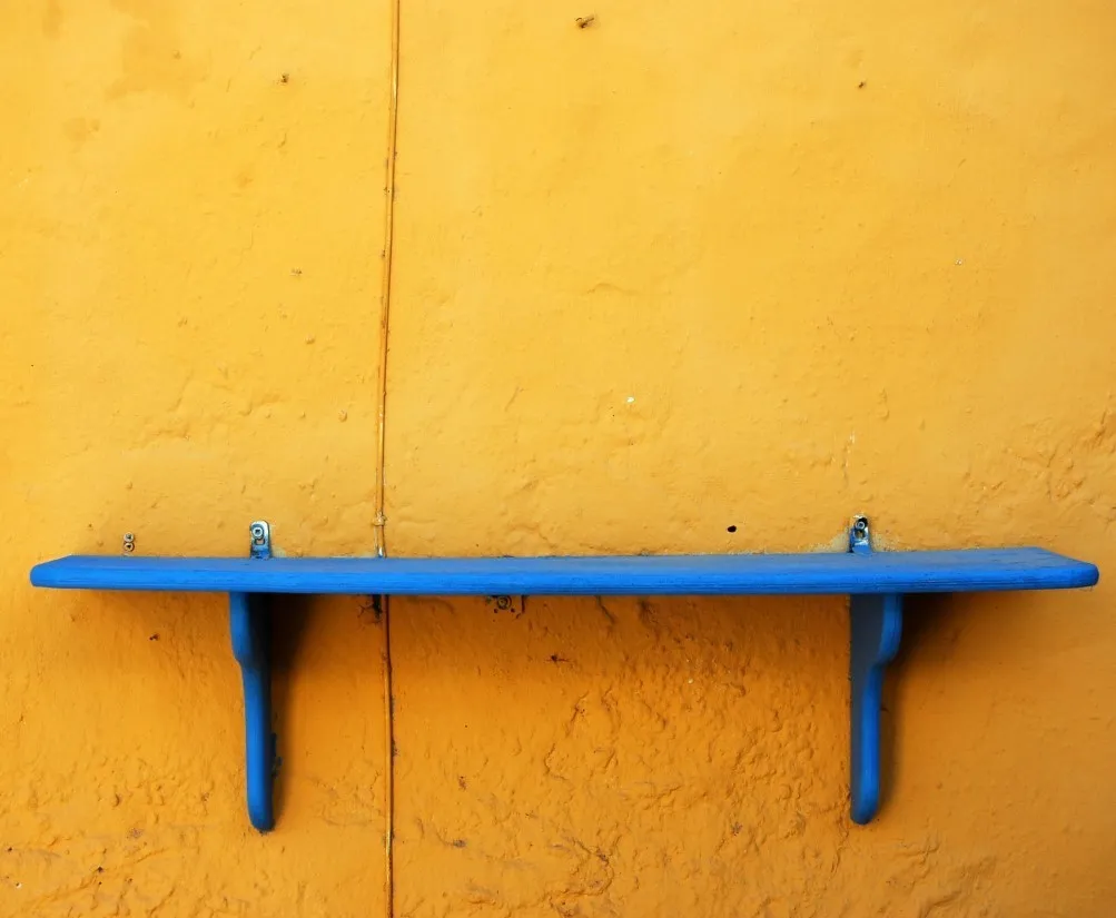 Etagère murale vide